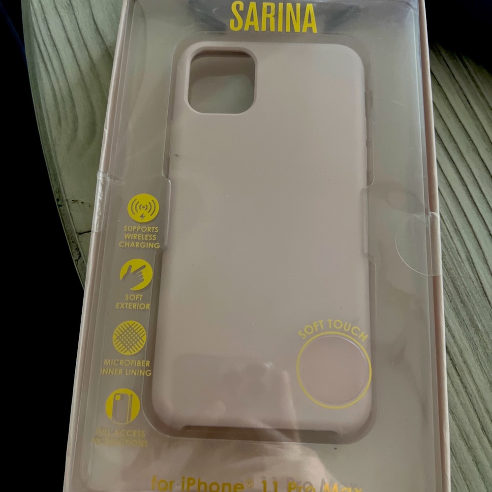Rose gold IPhone 11 Pro Max case
